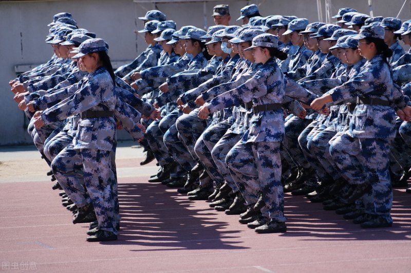 高中军训小结500字（高中军训体会感悟）